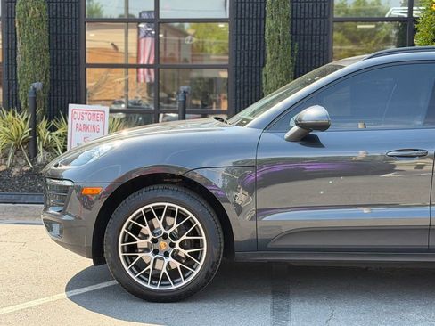 Used 2018 Porsche Macan image 10