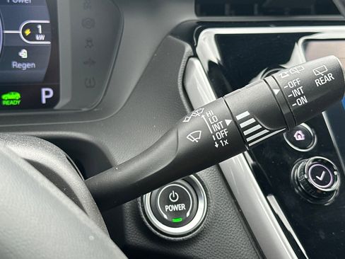 Used 2022 Chevrolet Bolt EUV LT w/ Convenience Package image 39