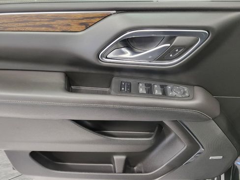 Certified 2023 Chevrolet Suburban Premier image 7