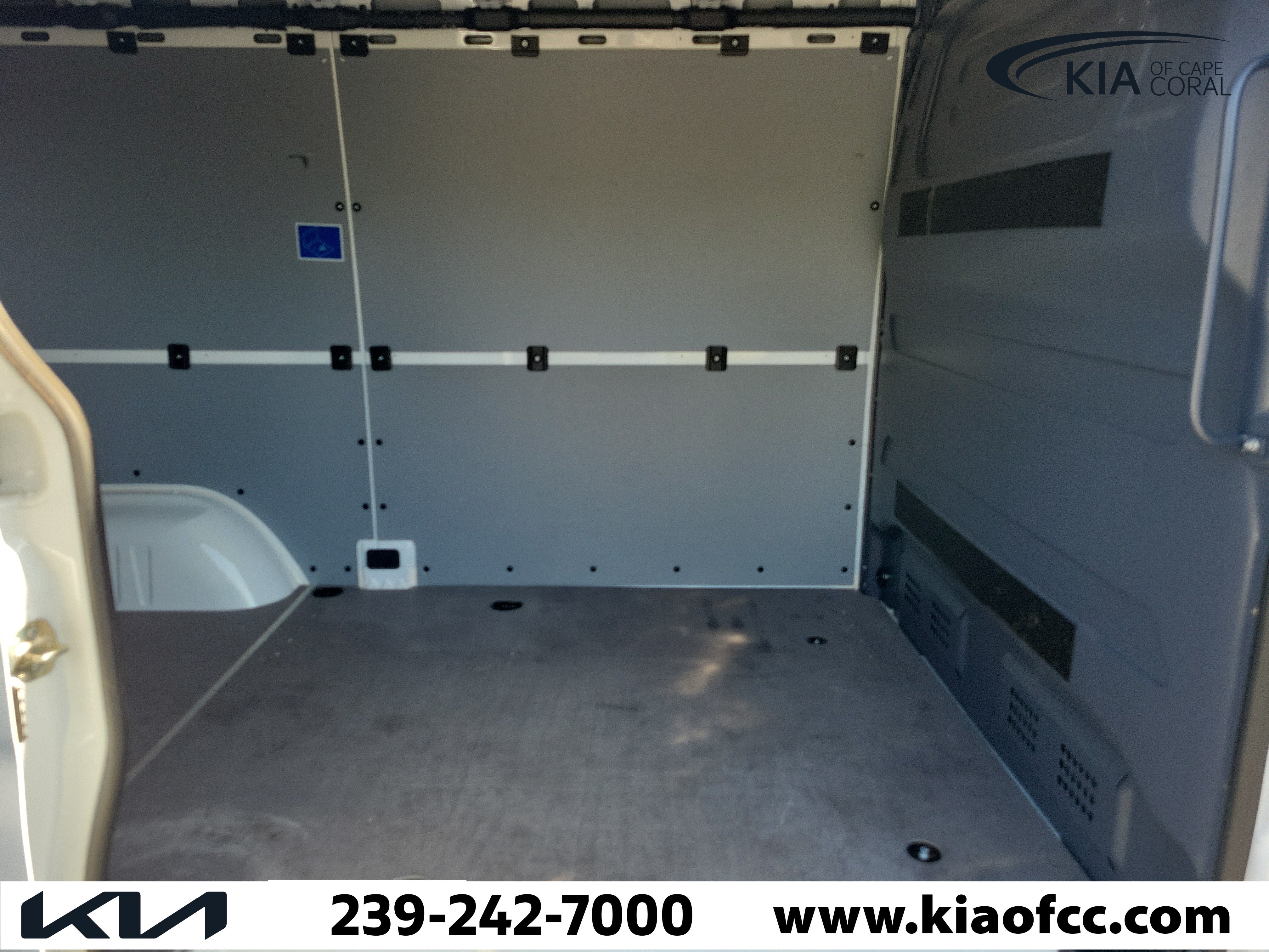 Used 2025 Mercedes-Benz Sprinter 2500 image 10