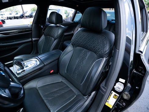 Used 2021 BMW 740i w/ M Sport Package RWD image 29