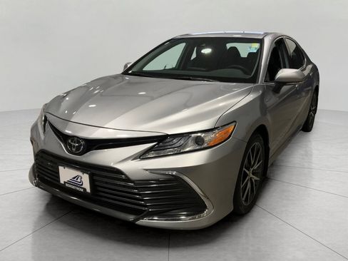 Used 2024 Toyota Camry XLE image 5