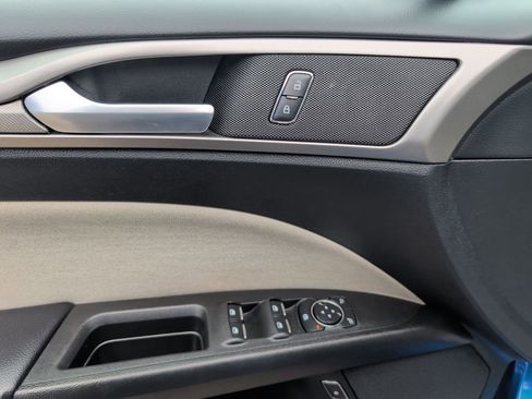 Used 2017 Ford Fusion S image 10