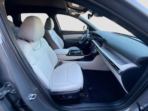 New 2026 Hyundai Tucson Limited image 16