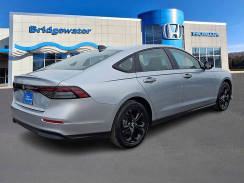 Used 2025 Honda Accord SE image 6
