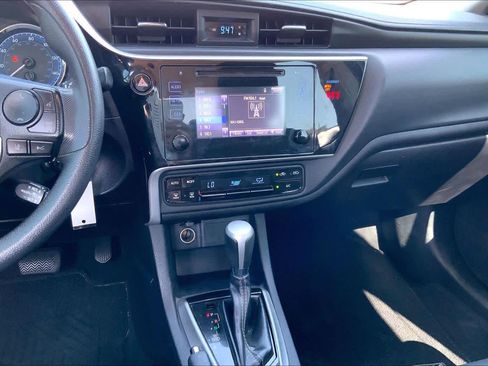 Used 2019 Toyota Corolla LE FWD image 7
