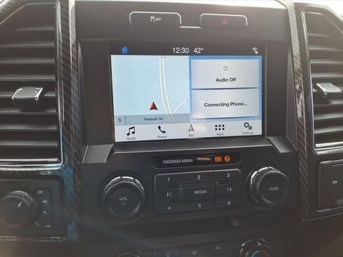 Used 2019 Ford F250 XLT w/ XLT Premium Package image 16