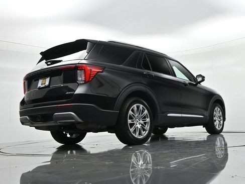 Certified 2026 Ford Explorer Platinum AWD/4WD image 24