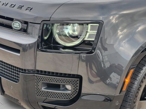 Certified 2025 Land Rover Defender 110 X-Dynamic SE AWD/4WD image 9