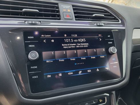 Used 2021 Volkswagen Tiguan SE R-Line image 21