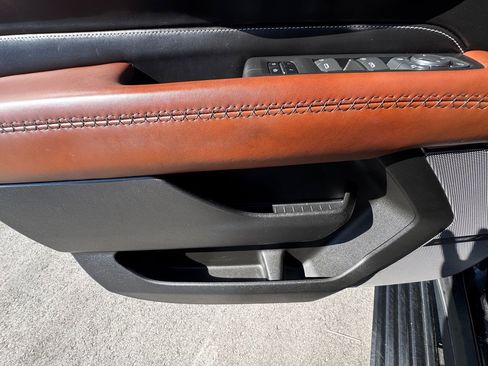 Used 2023 GMC Yukon Denali Ultimate image 14