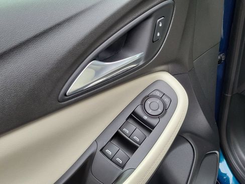 Used 2021 Buick Encore GX Preferred w/ Cold Weather Comfort Package FWD image 8