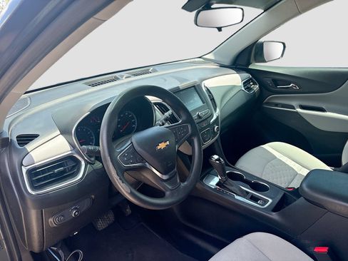 Used 2018 Chevrolet Equinox LS w/ LPO, Cargo Package FWD image 9