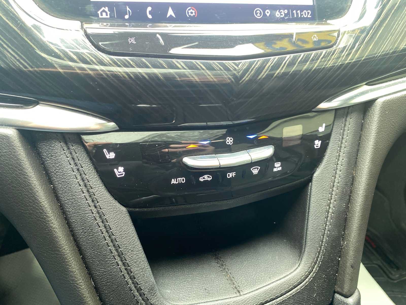 Used 2023 Cadillac XT6 Premium Luxury w/ Technology Package AWD/4WD image 24