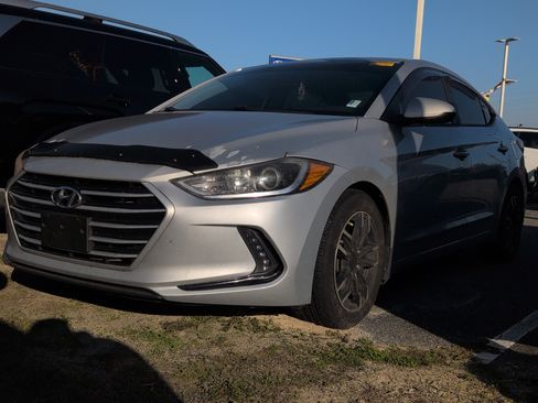 Used 2017 Hyundai Elantra SE w/ SE A/T Tech Package 03 image 5