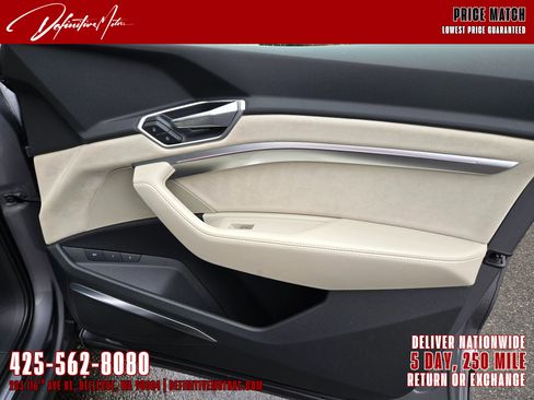 Used 2019 Audi e-tron Prestige w/ Prestige Package image 24