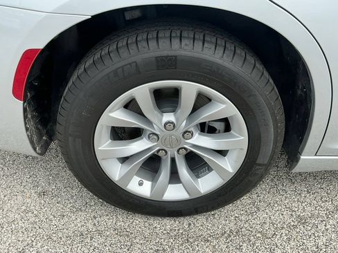 Used 2023 Chrysler 300 Touring RWD image 23