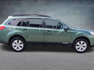 Used 2010 Subaru Outback 2.5i Limited AWD/4WD video 2
