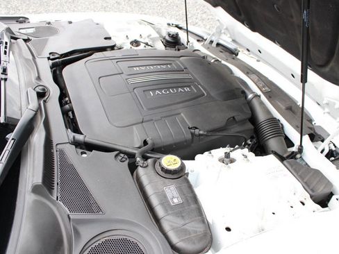 Used 2011 Jaguar XK Convertible image 33