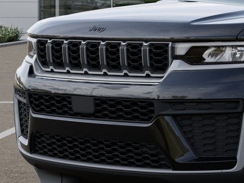 New 2026 Jeep Grand Cherokee Altitude AWD/4WD image 11