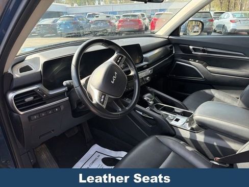 Used 2025 Kia Telluride S image 4