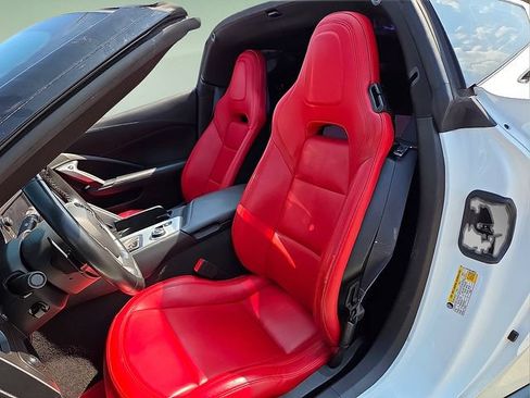 Used 2019 Chevrolet Corvette Stingray Coupe w/ Carbon Flash Badge Package RWD image 19