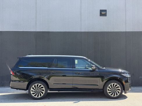 New 2026 Lincoln Navigator L Black Label AWD/4WD image 7