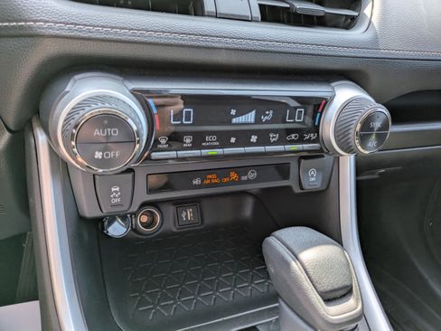 Used 2023 Toyota RAV4 XLE image 17