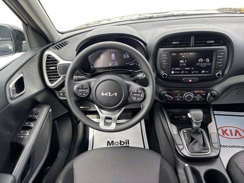 Certified 2025 Kia Soul LX FWD image 13