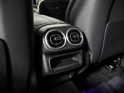 Certified 2025 Mercedes-Benz GLC 300 image 35