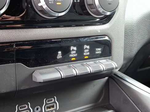 Certified 2025 RAM 1500 Lone Star AWD/4WD image 24