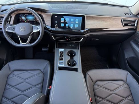 New 2025 Volkswagen Atlas SE image 10