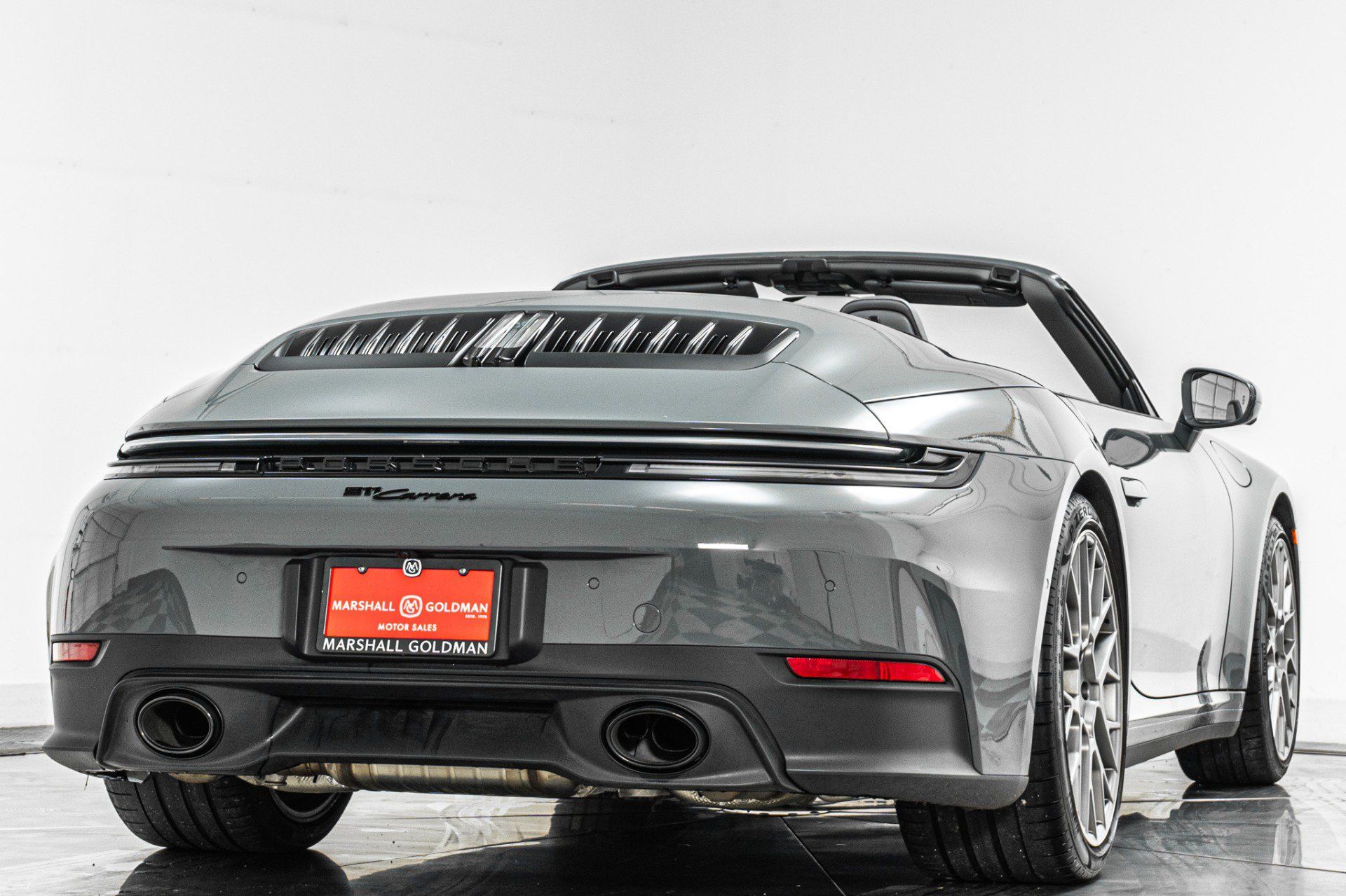 Used 2025 Porsche 911 Carrera RWD image 9