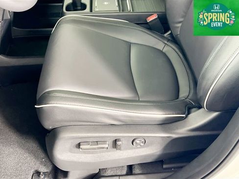New 2026 Honda Odyssey Touring image 17
