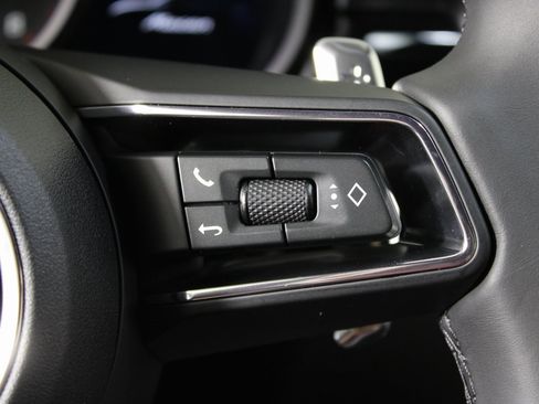 New 2026 Porsche Macan image 24