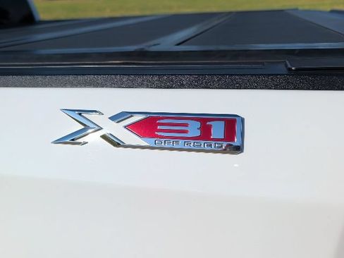 Used 2021 GMC Sierra 1500 SLT w/ SLT Premium Package AWD/4WD image 6