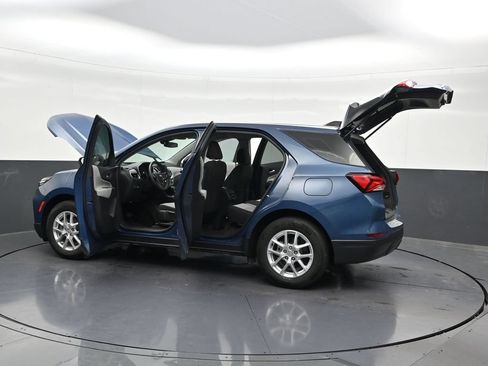 Used 2024 Chevrolet Equinox LS FWD image 34