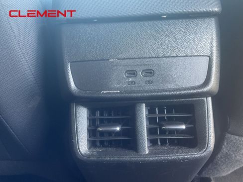 Used 2025 Chevrolet Equinox LT image 31