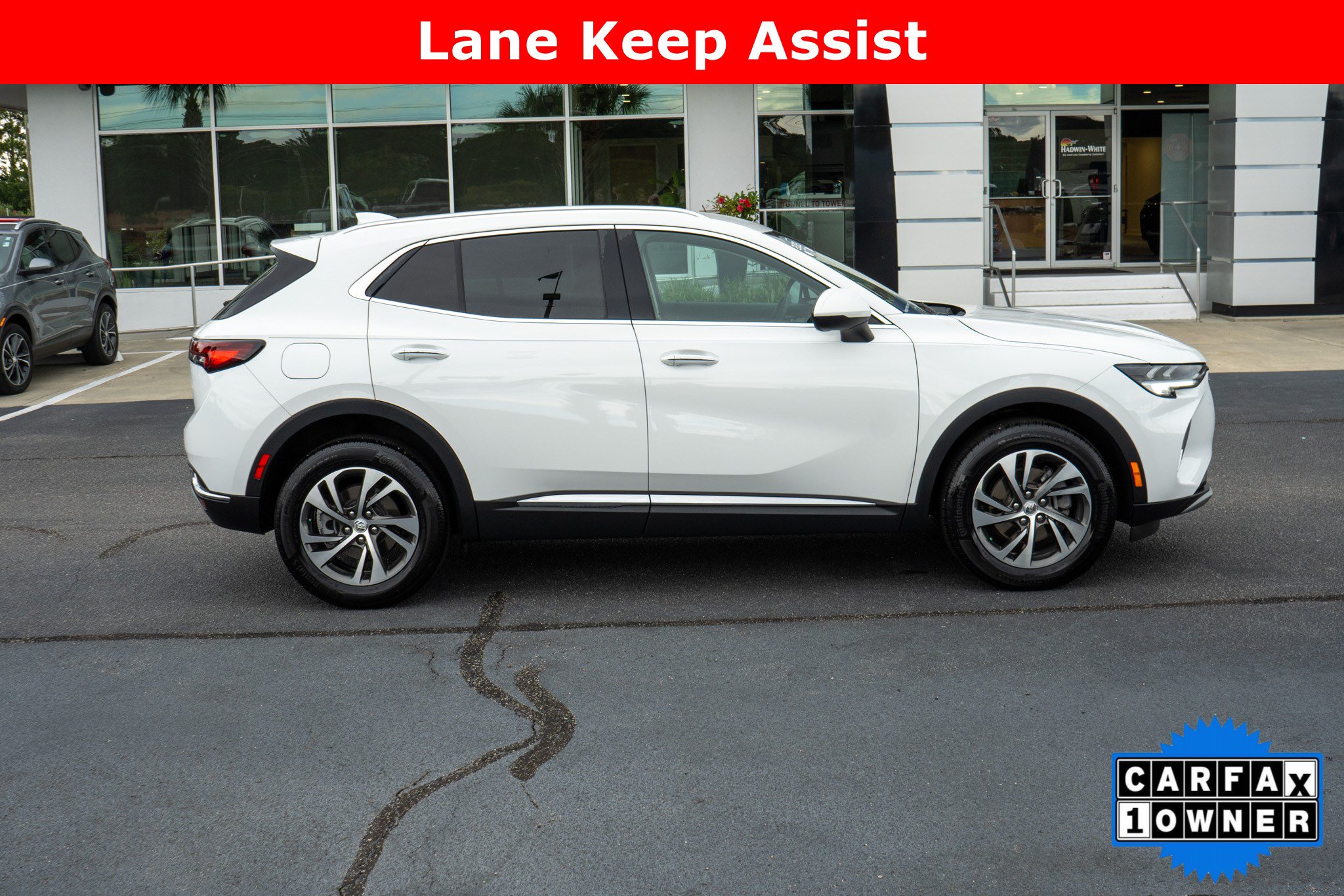 Used 2023 Buick Envision Essence AWD/4WD image 2