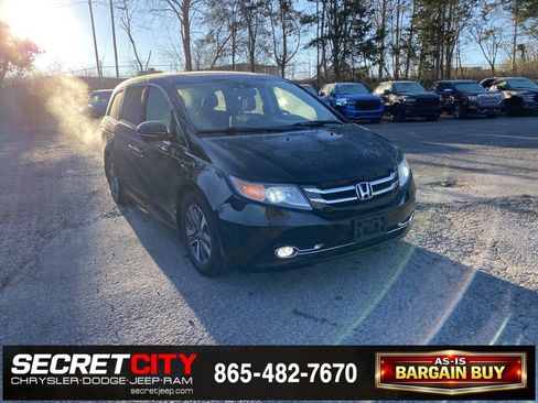 Used 2015 Honda Odyssey Touring image 3