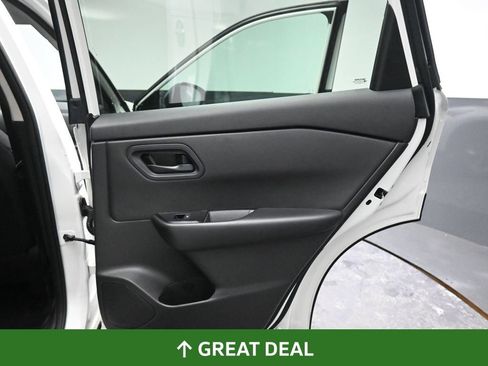Used 2024 Nissan Rogue S AWD/4WD image 23