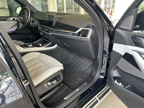 Used 2023 BMW X7 xDrive40i w/ Executive Package AWD/4WD image 23