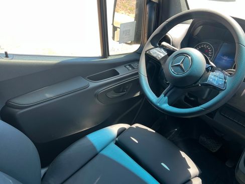 New 2026 Mercedes-Benz Sprinter 2500 image 11