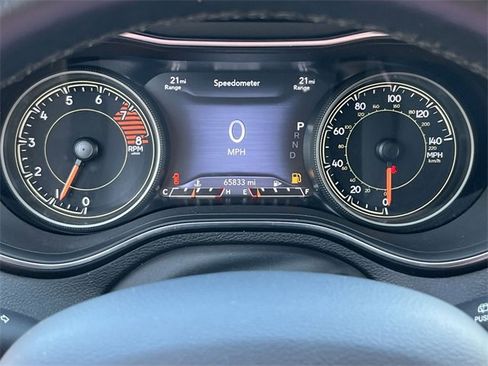 Used 2021 Jeep Cherokee Latitude Lux w/ Comfort/Convenience Group image 25