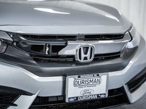 Used 2018 Honda Civic EX image 9