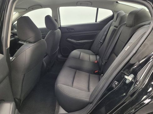 Used 2024 Nissan Altima 2.5 SV FWD image 18