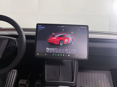 Used 2026 Tesla Model Y AWD image 4