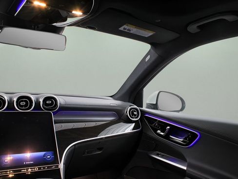 Used 2024 Mercedes-Benz GLC 300 4MATIC image 15