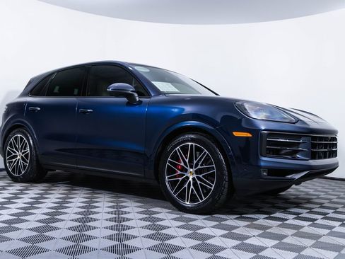 Certified 2024 Porsche Cayenne S AWD/4WD image 9