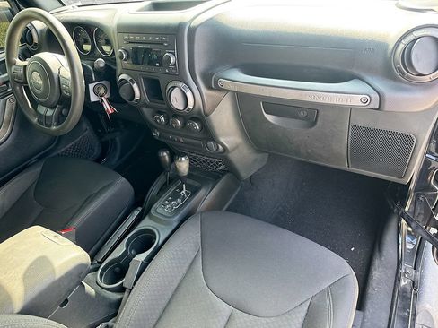 Used 2018 Jeep Wrangler Unlimited Sport AWD/4WD image 28